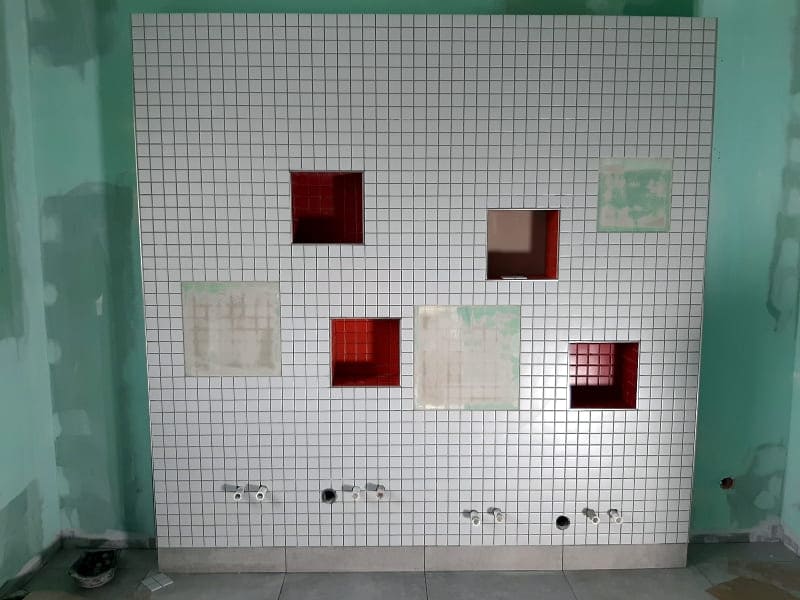 Mosaikfliesen in Neubau einer Kita